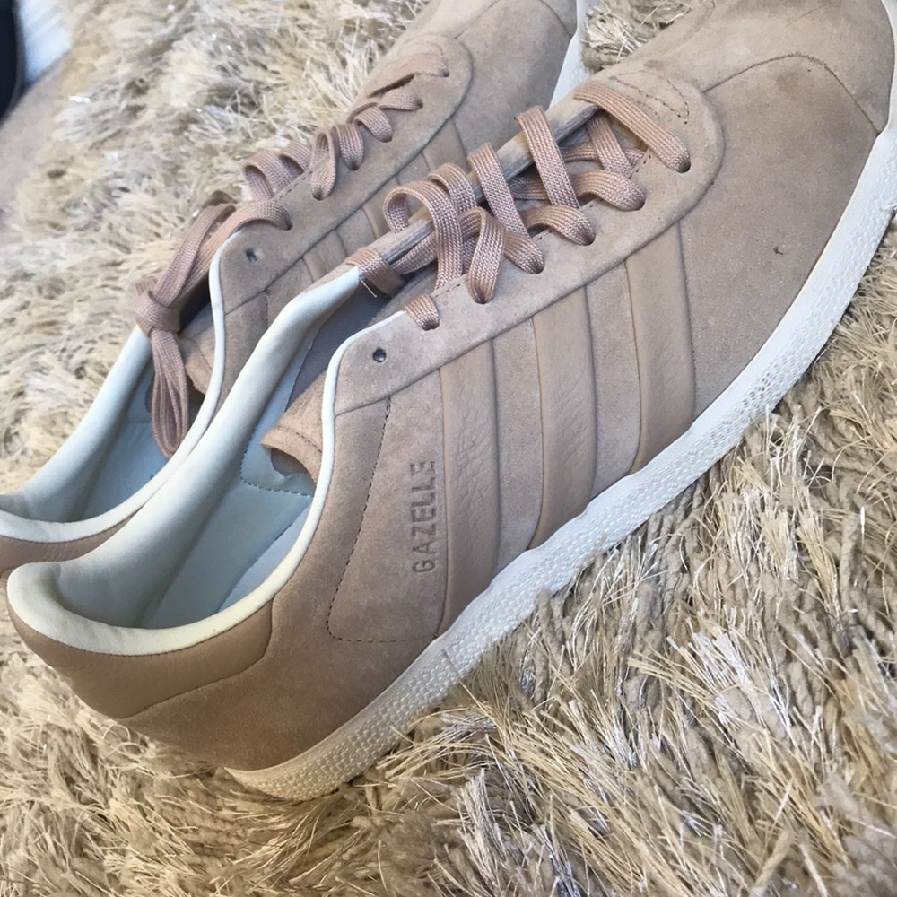 Shoes - Picture 2 of 3